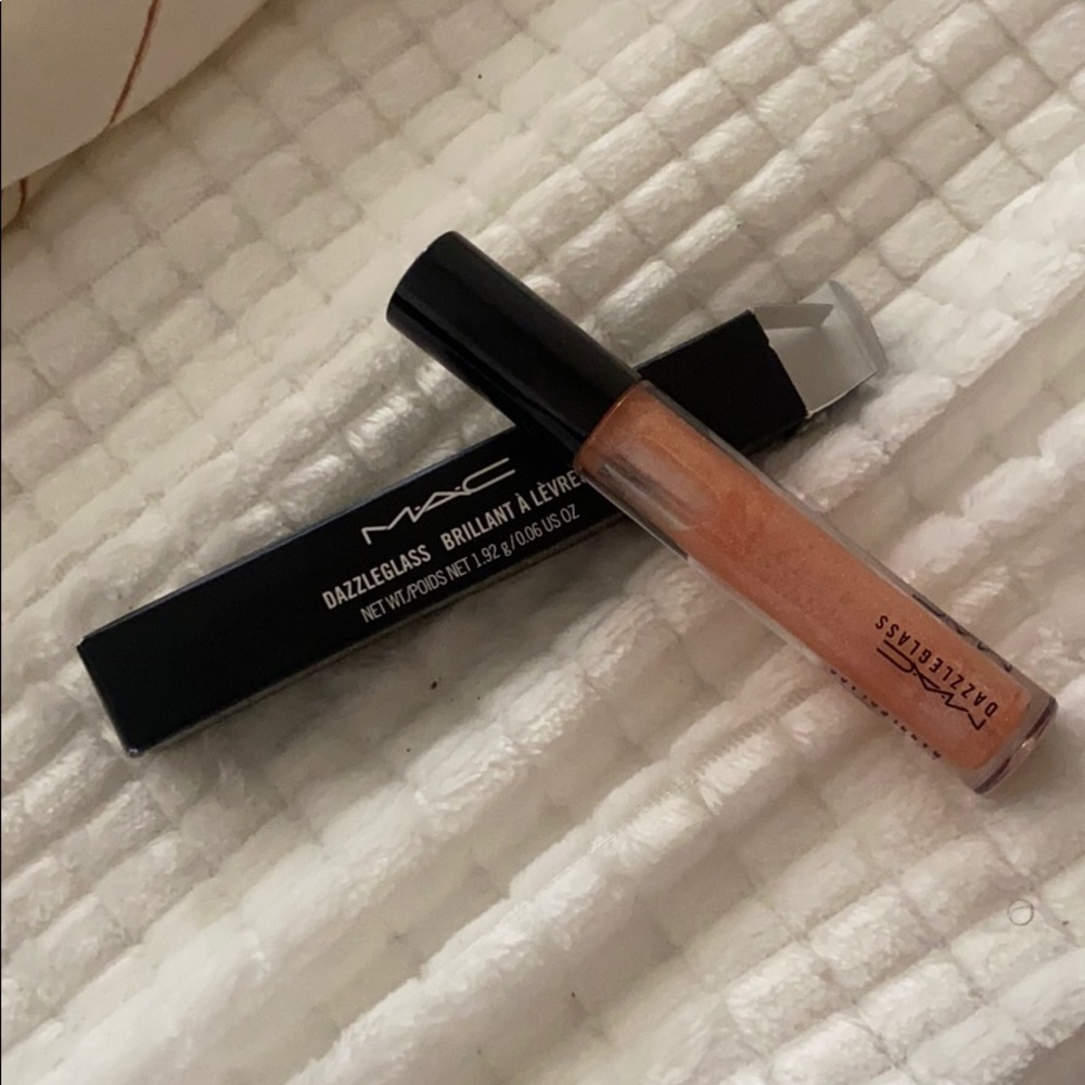 Makeup- Lip Gloss